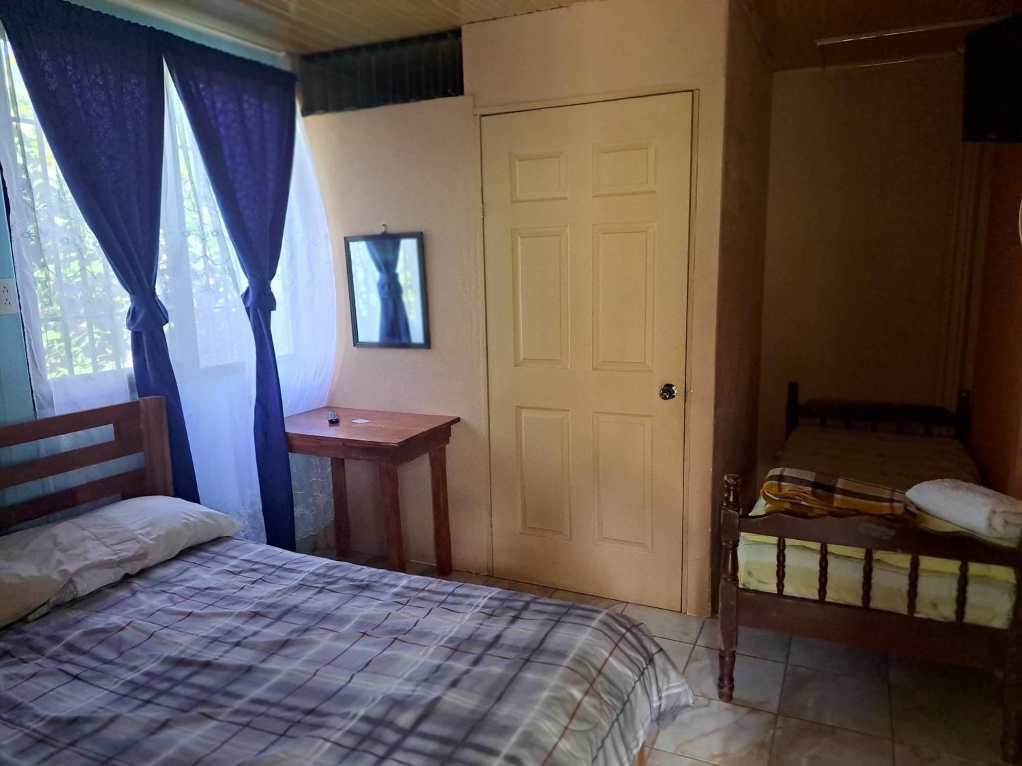 Hospedaje Luis Y Ana Pejibaye Habitación foto